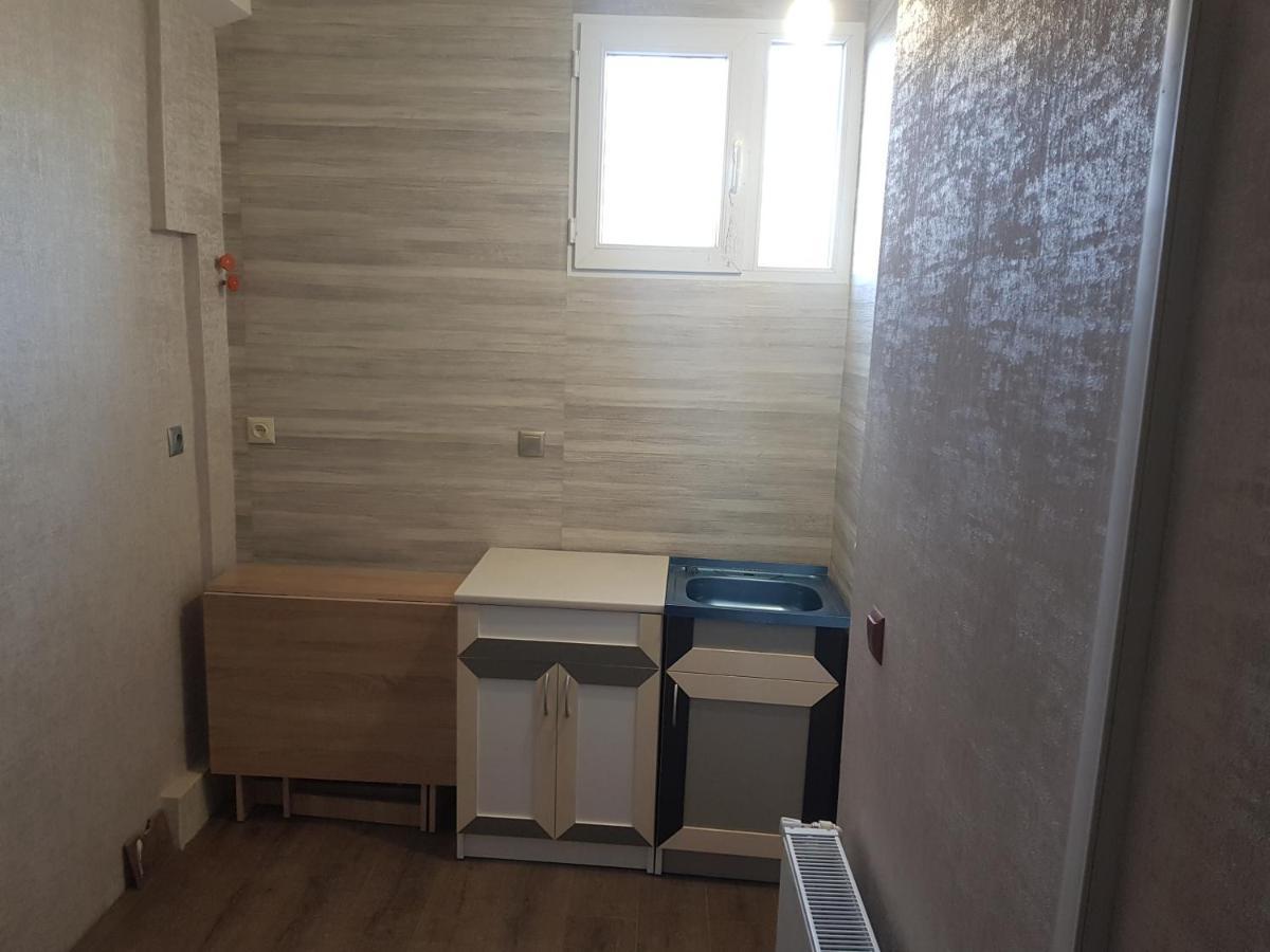 Solo Budget Apartment Тбілісі Екстер'єр фото